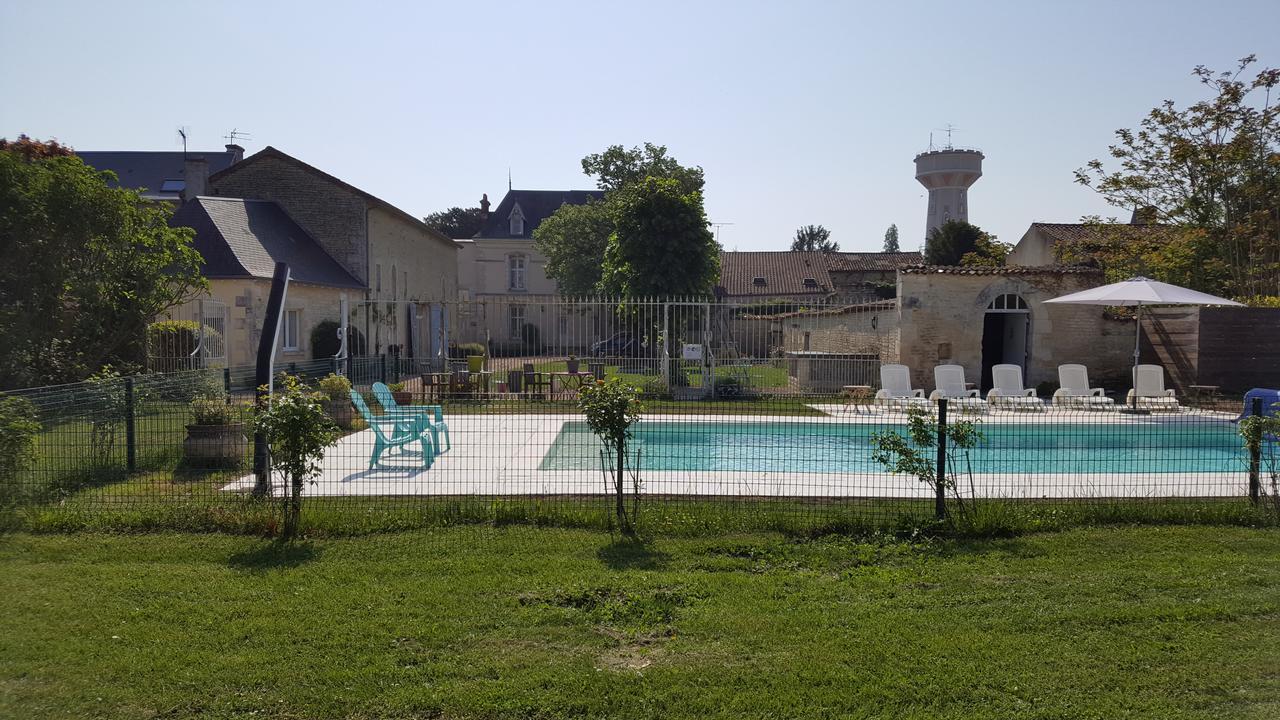 La Roseraie Neuville-du-Poitou Kültér fotó